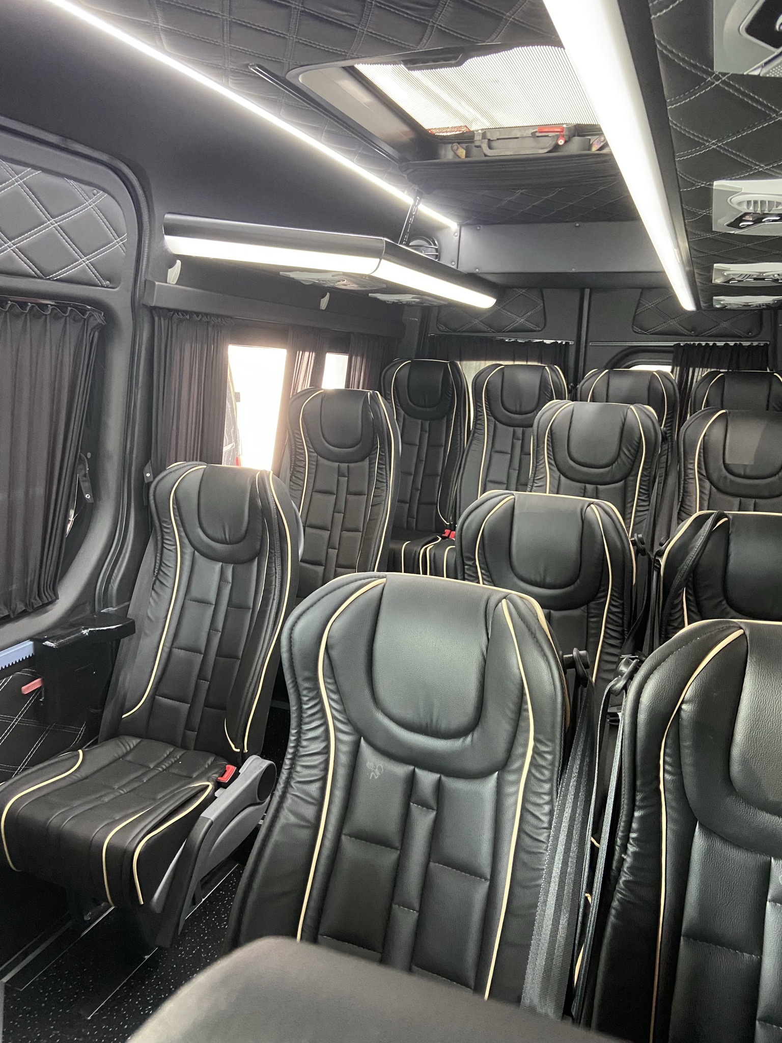 Mercedes Benz Sprinter 14 seats