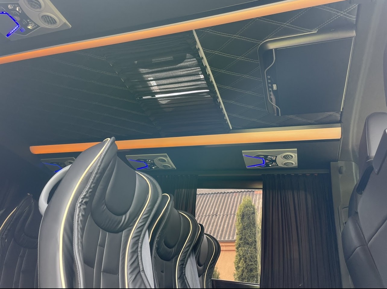 Mercedes Benz Sprinter 12 seats